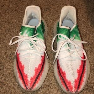 Shoes ,  ( sent the wrong pair of shoes )